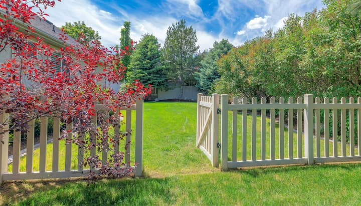 Fence gate installation services in Birmingham